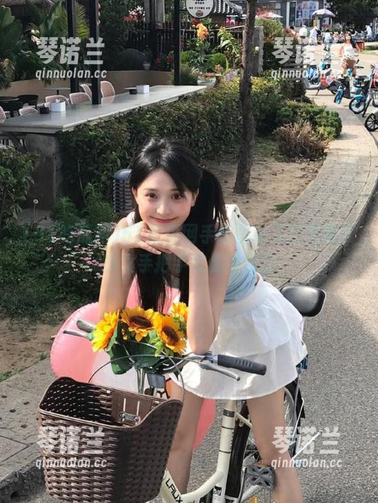 51吃瓜网 51吃瓜网手机登录入口在哪?少女手把手教你找到它