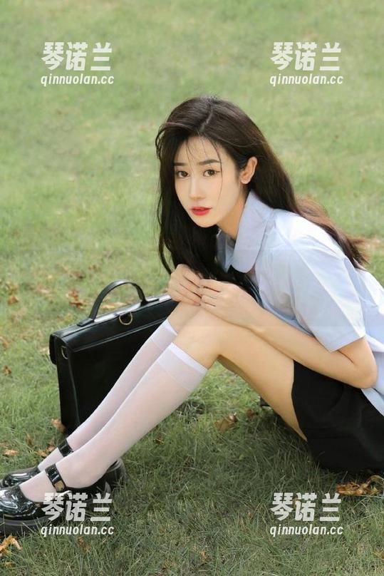 在www吃瓜网首页，点击下载，探寻无尽的吃瓜故事和趣闻