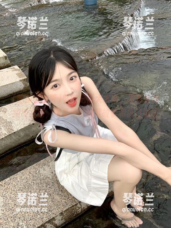 吃瓜大本营 畅游吃瓜大本营,发布各种搞笑视频,观看更多幽默故事和热门讨论!
